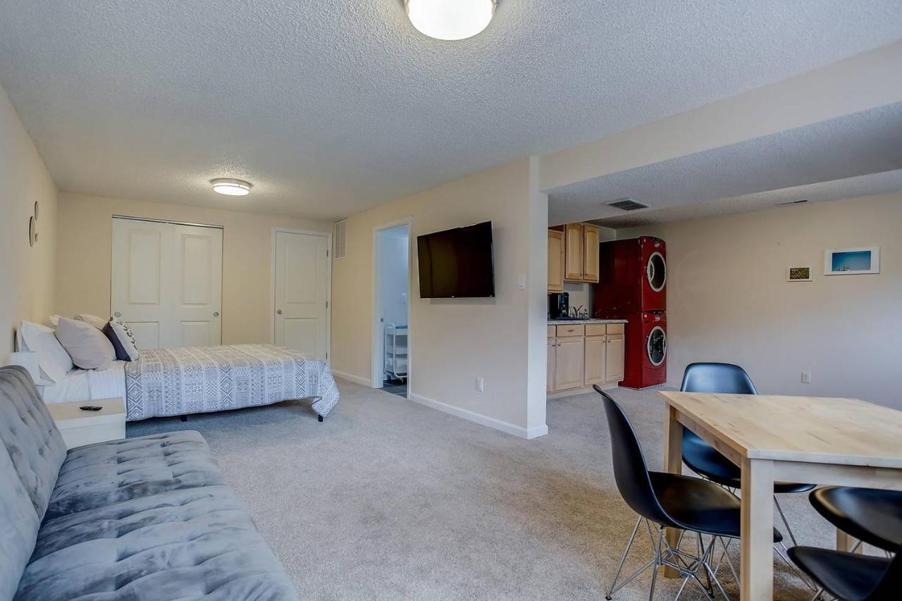 Bright & Cozy Studio Apartment In Colorado Springs Exteriör bild