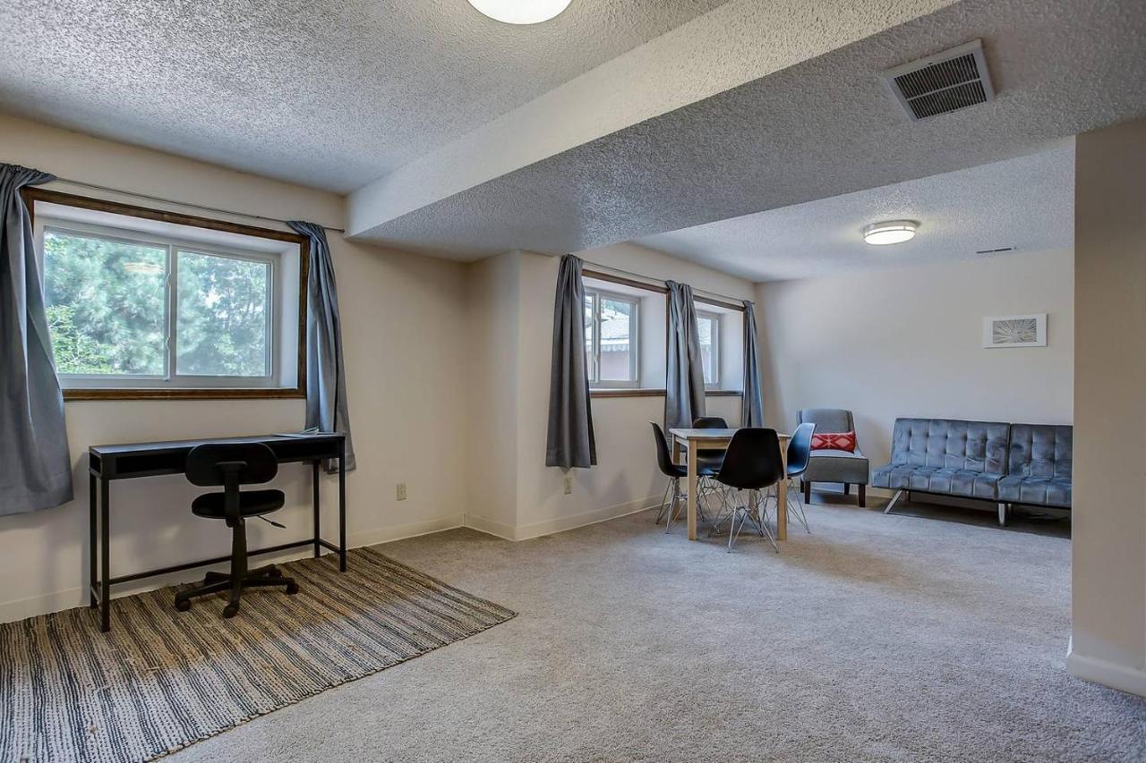 Bright & Cozy Studio Apartment In Colorado Springs Exteriör bild
